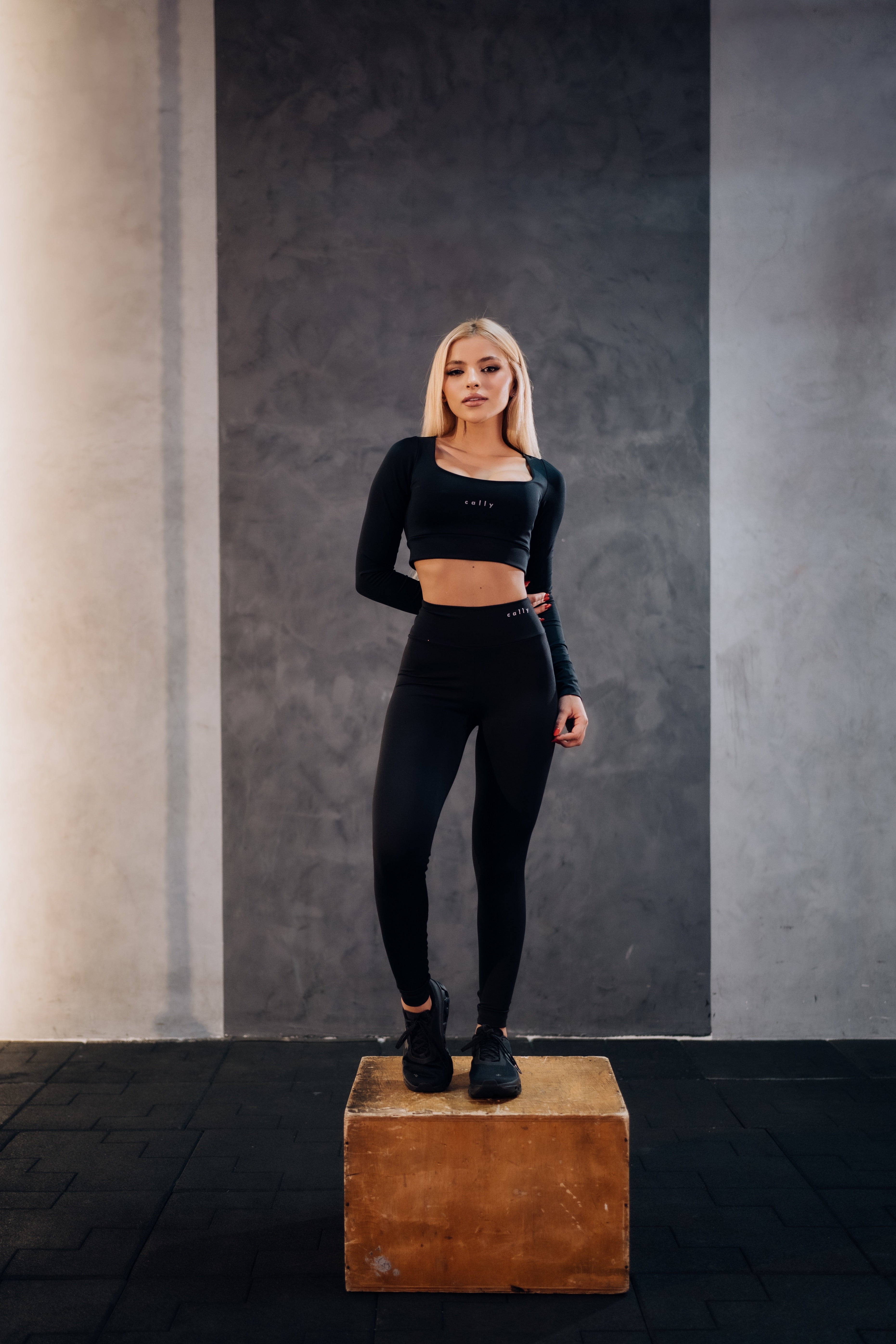 Cropped Basic Manga Longa Preto