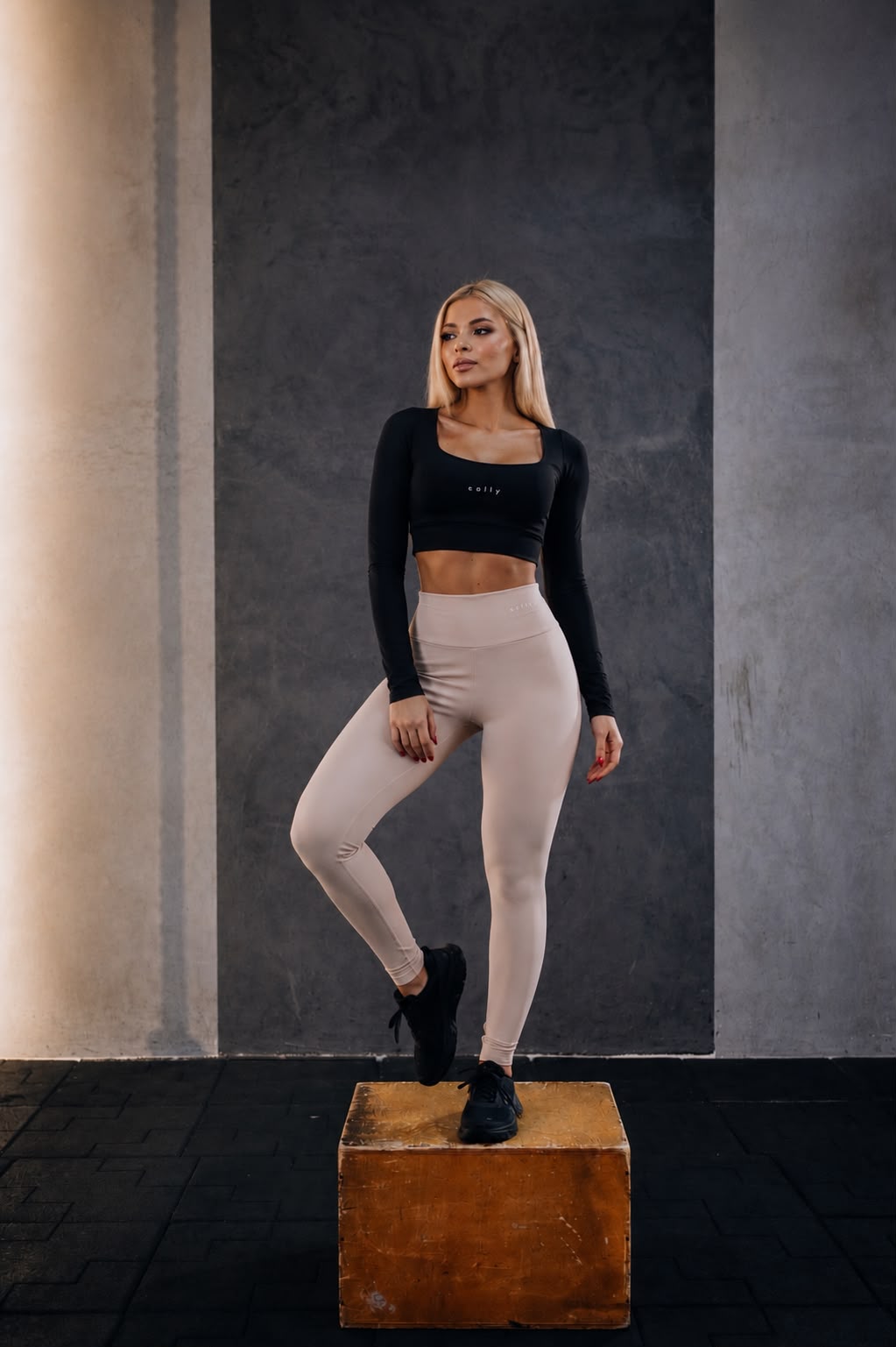 Cropped Basic Manga Longa Preto